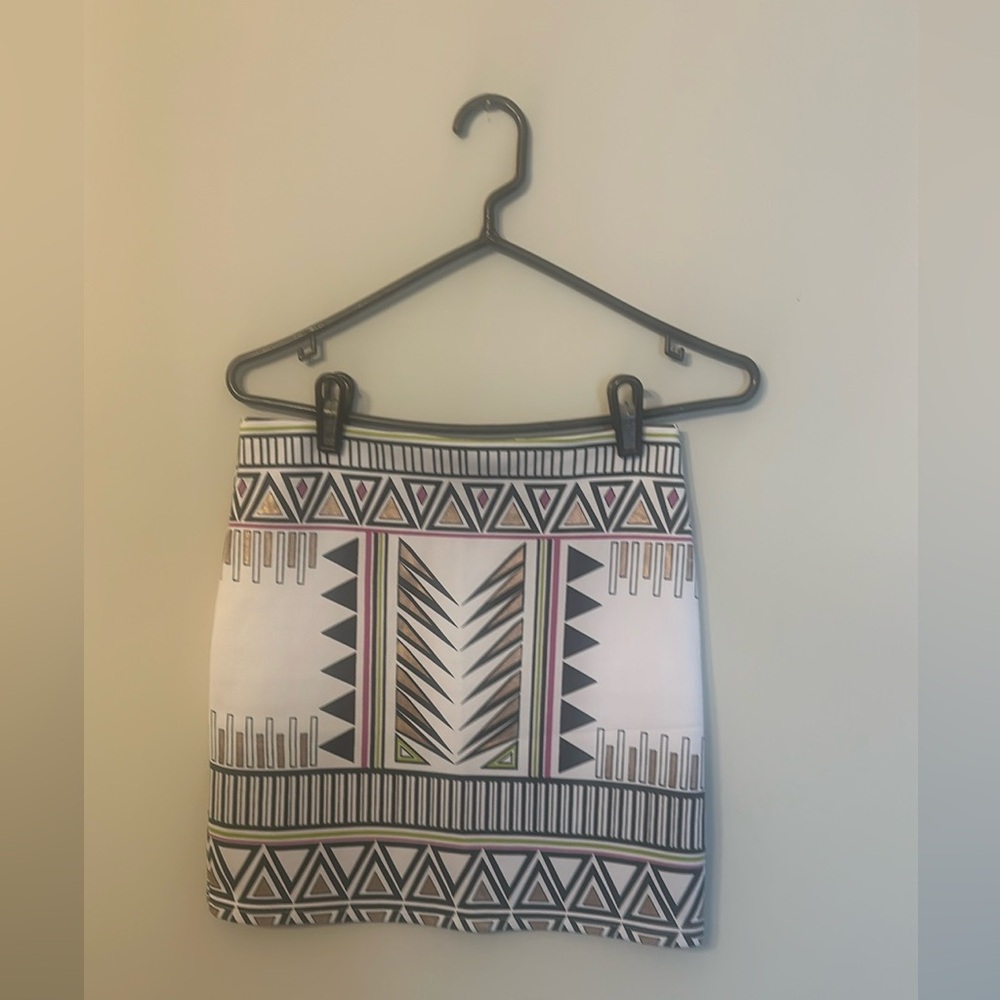 MINKPINK Skirt.  Size M.  Never worn. Aztec print.